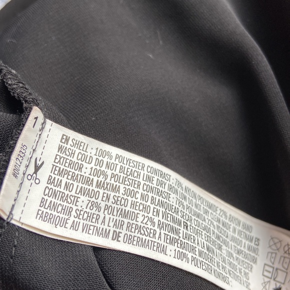 Forever 21 Women’s Black Jumpsuit Pantsuit Size Large Pockets Lace Shoulders - Picture 9 of 9